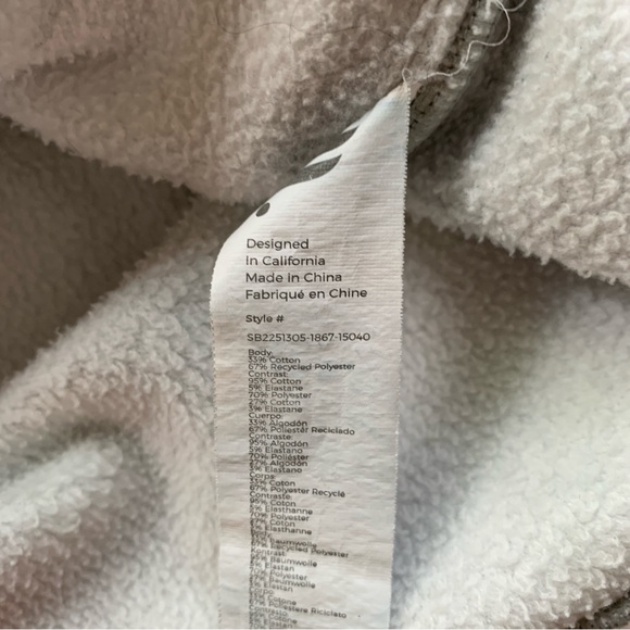 Fabletics The Go-To 1/4 Zip Sweatshirt Classic Grey Heather Zip Pockets | Large - Picture 5 of 7